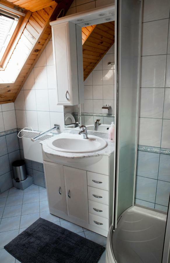 Berger Pince-Vendeghaz, Hajosi Pincek Hotel Luaran gambar