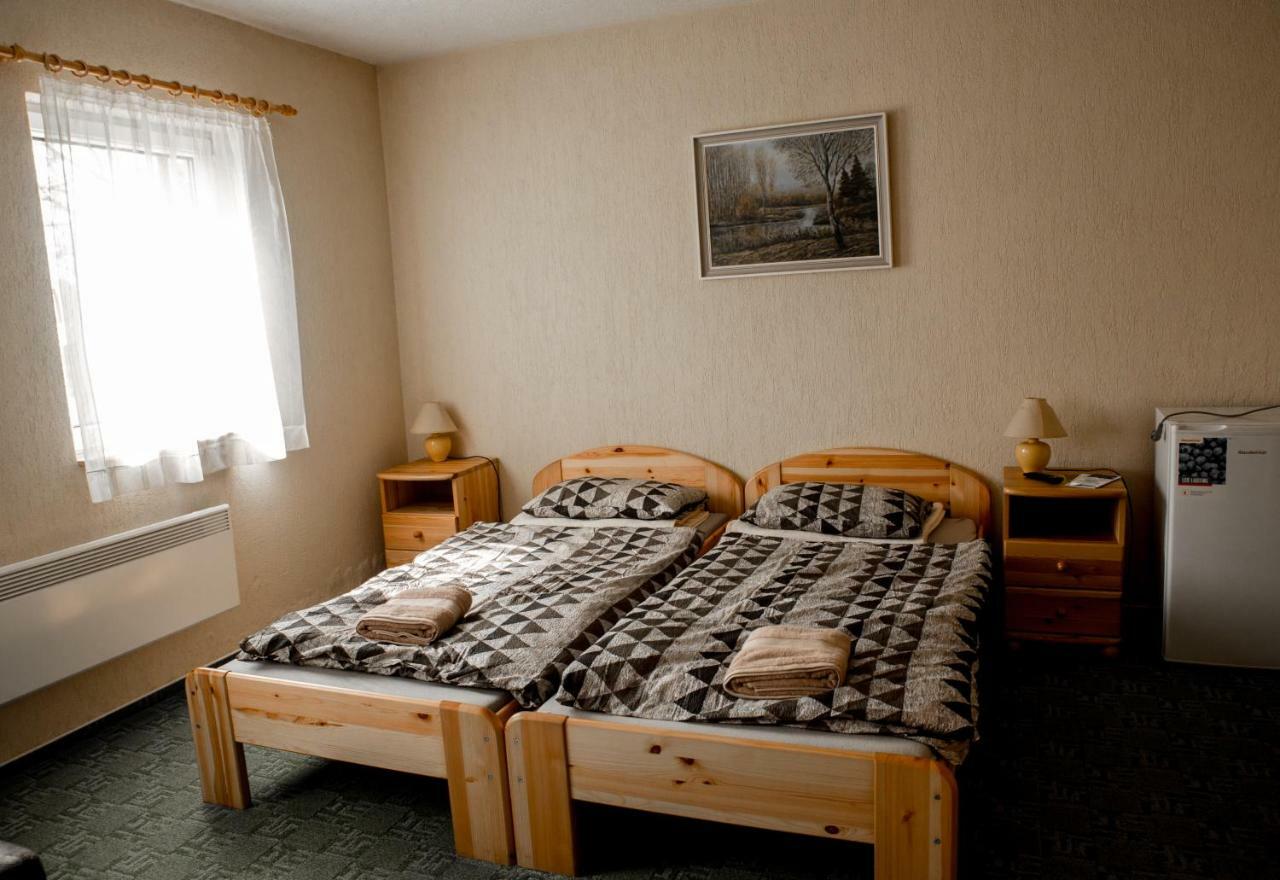 Berger Pince-Vendeghaz, Hajosi Pincek Hotel Luaran gambar