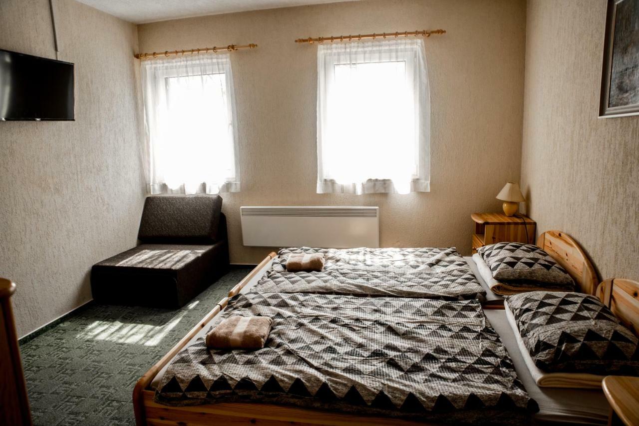Berger Pince-Vendeghaz, Hajosi Pincek Hotel Luaran gambar